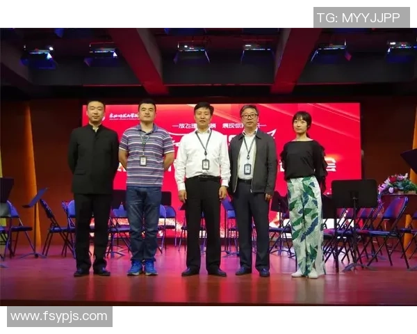 技术型足球巨星的灵动艺术与智慧在现代赛场的全面展现